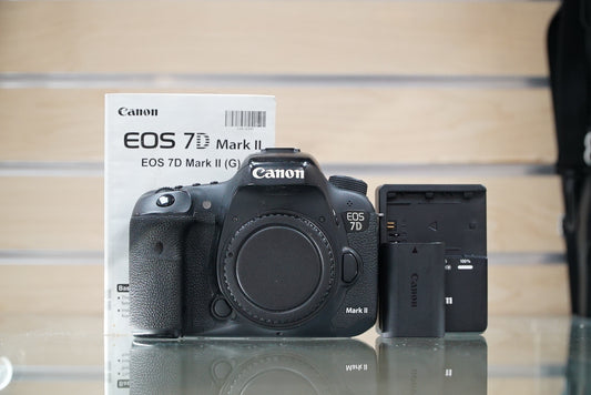 Canon EOS 7D Mark II (G) DSLR Camera Body (20MP) #00112, Used