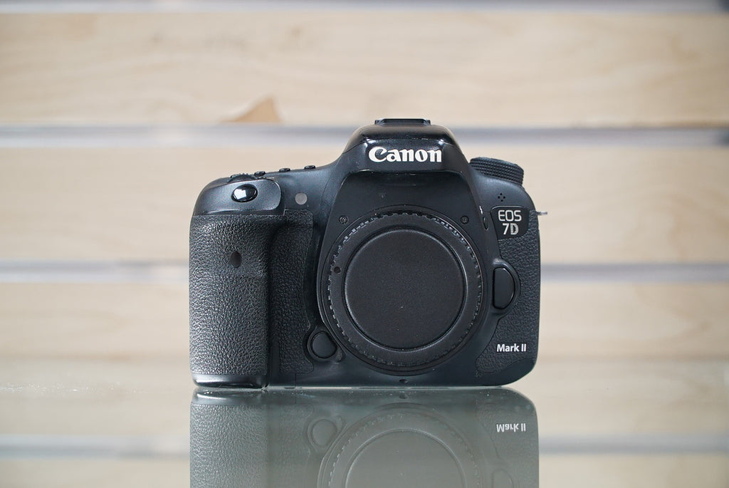 Canon EOS 7D Mark II (G) DSLR Camera Body (20MP) #00112, Used