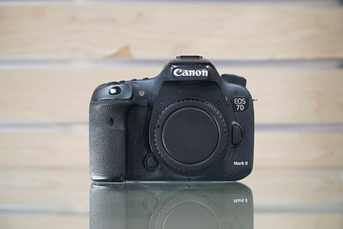 Canon EOS 7D Mark II (G) DSLR Camera Body (20MP) #00112, Used