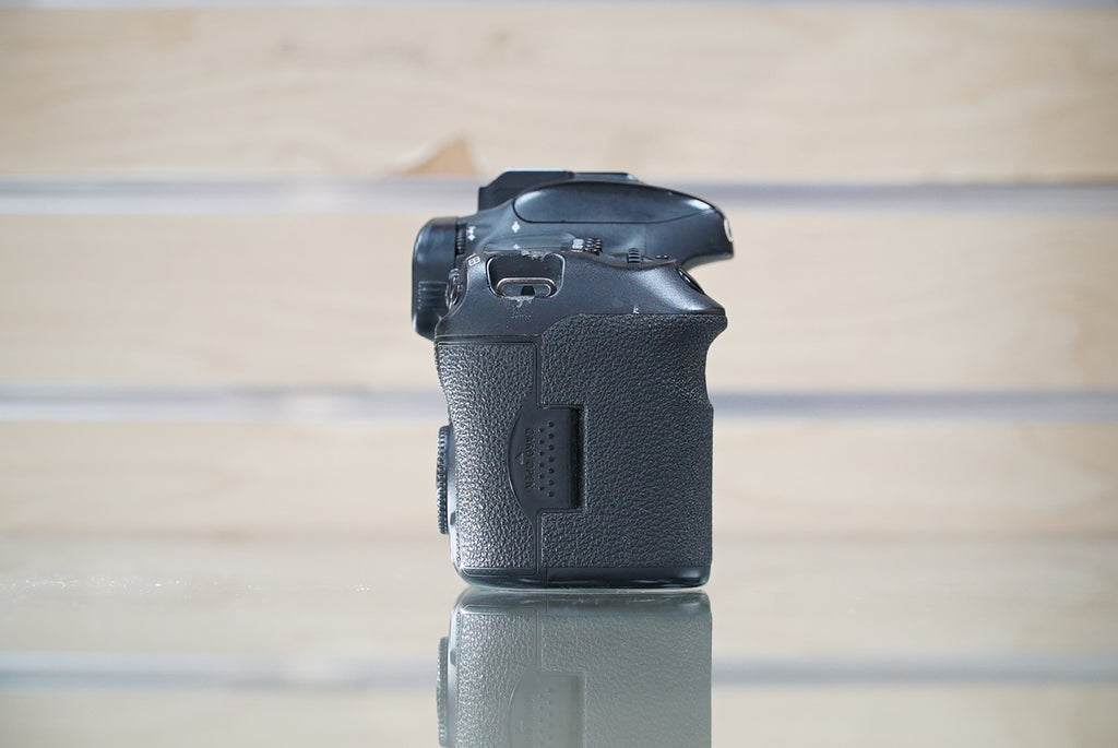 Canon EOS 7D Mark II (G) DSLR Camera Body (20MP) #00112, Used