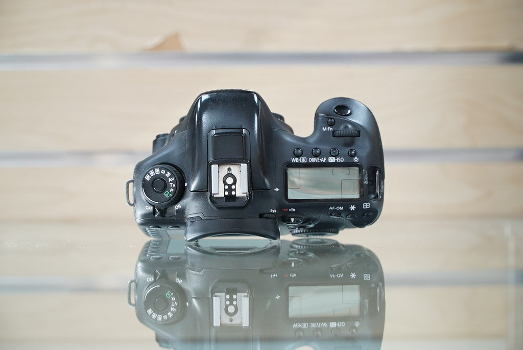 Canon EOS 7D Mark II (G) DSLR Camera Body (20MP) #00112, Used