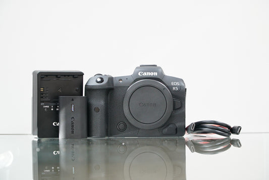 Canon EOS R5 Mirrorless Camera #00338, Used