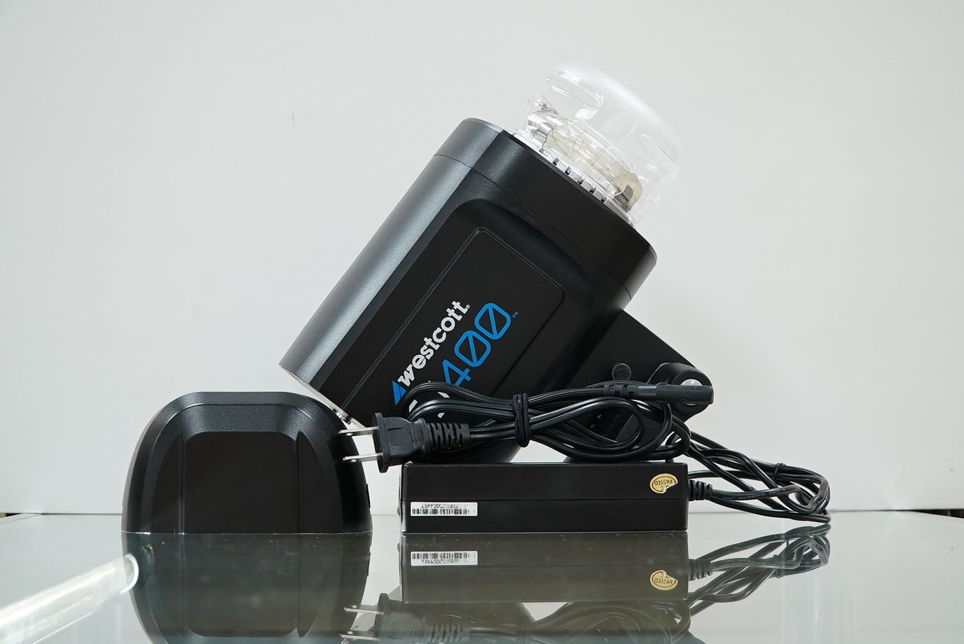 Westcott FJ400 400Ws Touchscreen Strobe with FJ Pro AC/DC Battery #80147, Used