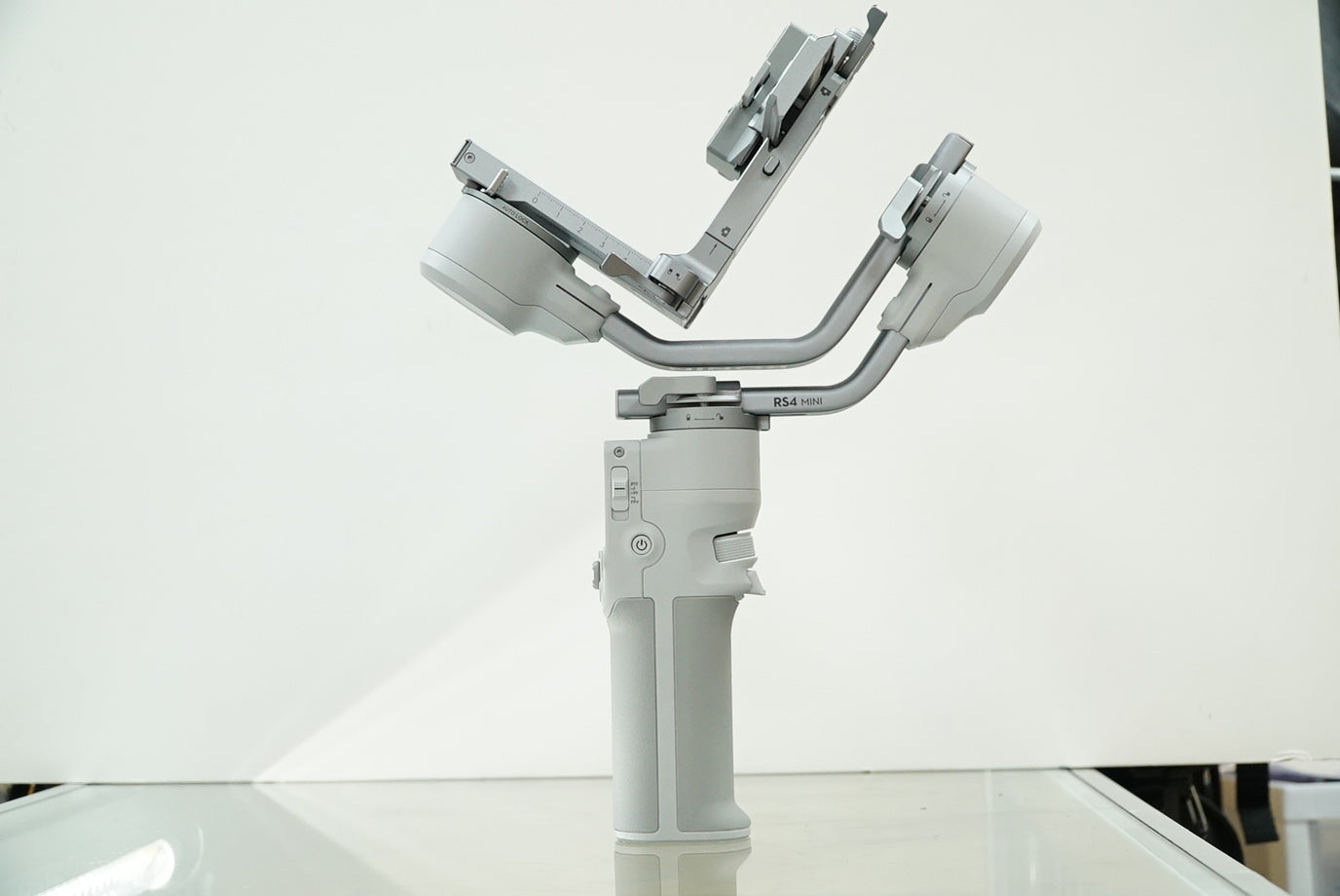 DJI RS 4 Mini Handheld Gimbal Stabilizer #3FFYT, Used
