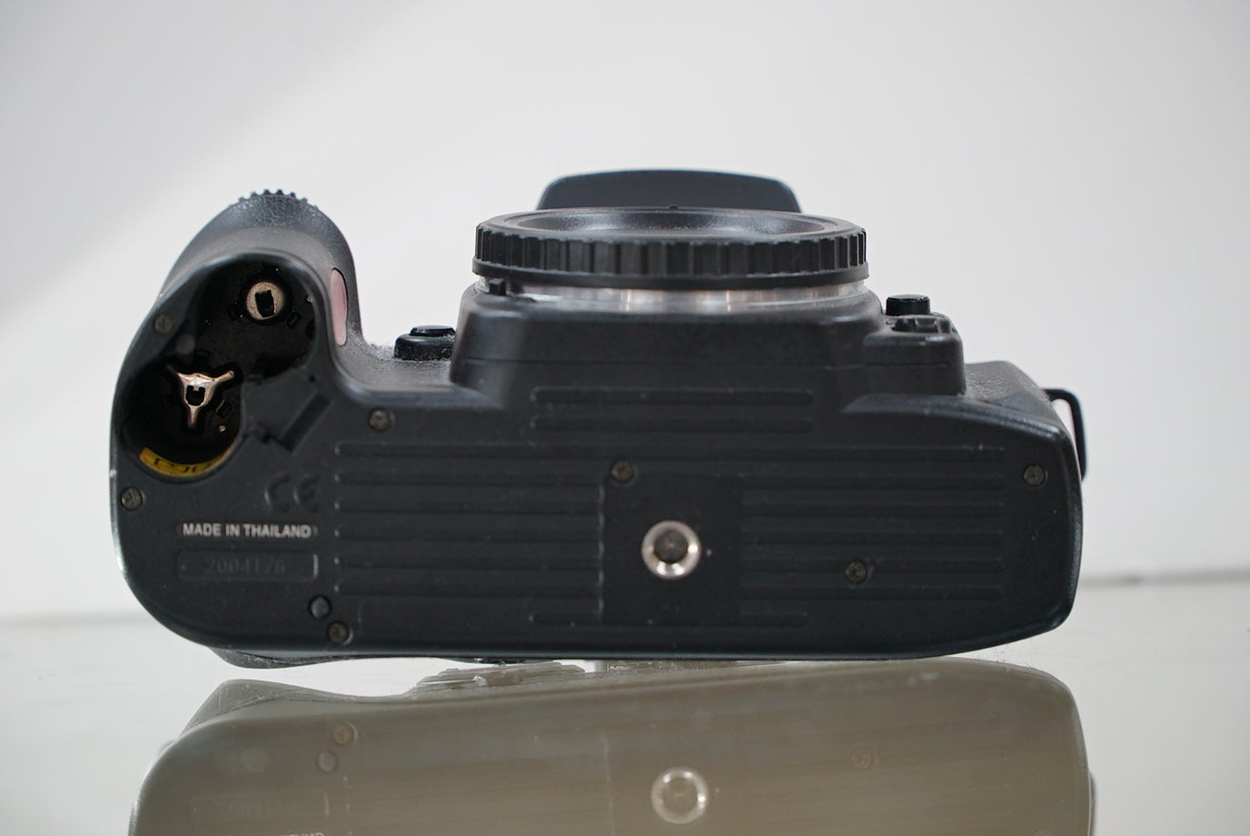 Nikon N80 35mm Film SLR Camera W/Battery Grip #04176, Used