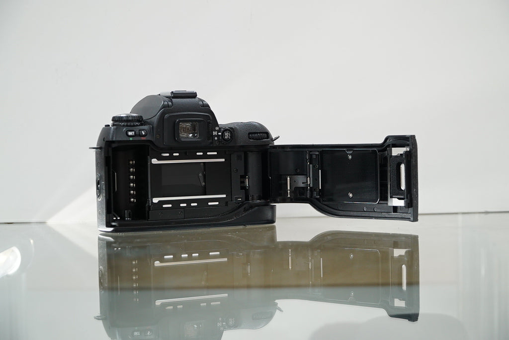 Nikon N80 35mm Film SLR Camera W/Battery Grip #04176, Used