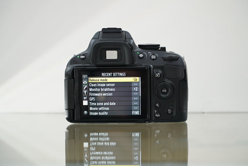 Nikon D5100 Digital SLR Camera Dual Lens Kit #52263, Used