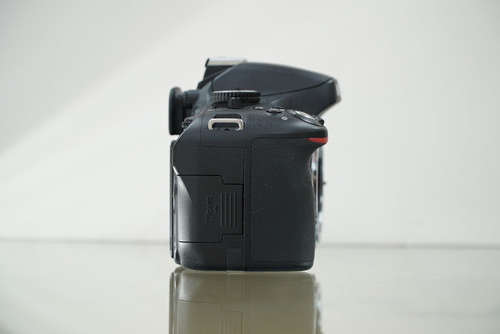 Nikon D5100 Digital SLR Camera Dual Lens Kit #52263, Used