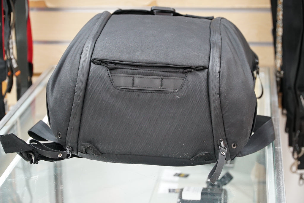 Peak Design Everyday Backpack (Black, 20L), Used