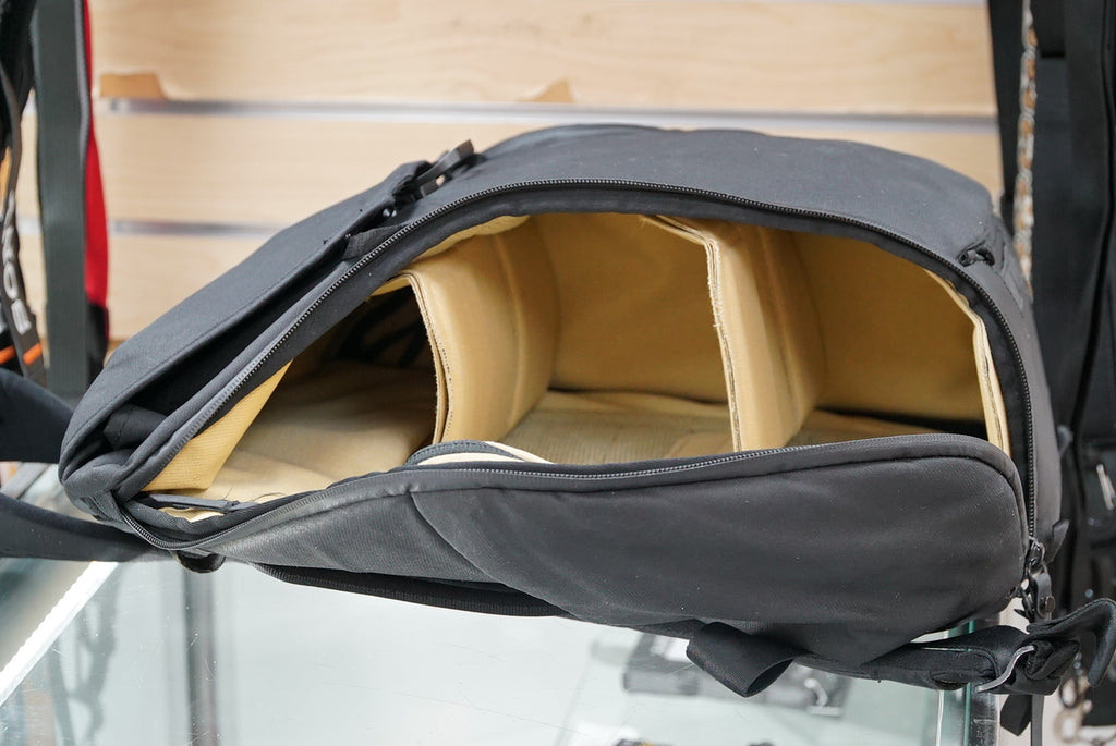 Peak Design Everyday Backpack (Black, 20L), Used