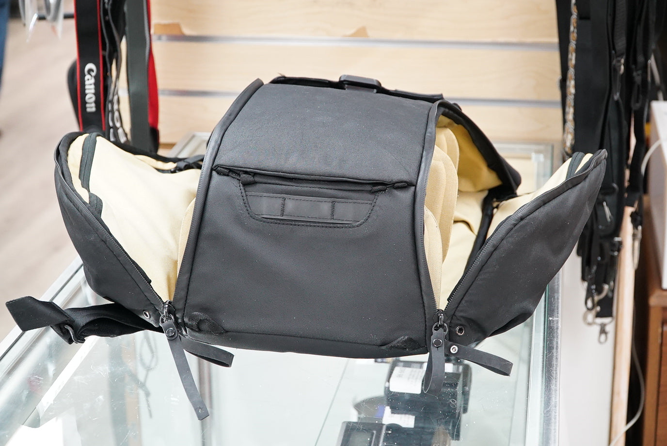 Peak Design Everyday Backpack (Black, 20L), Used