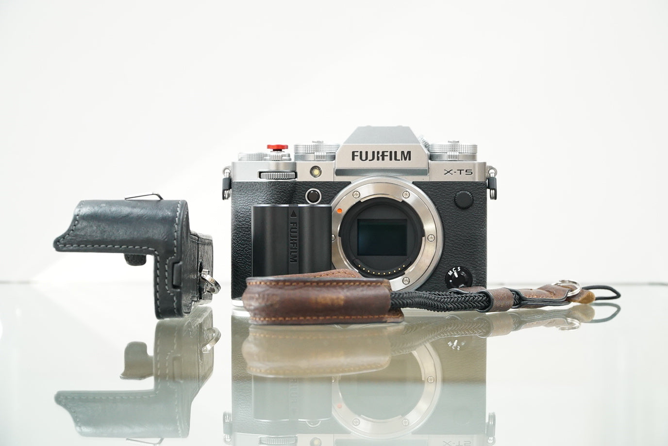 FUJIFILM X-T5 Mirrorless Camera (Silver) #18317, Used