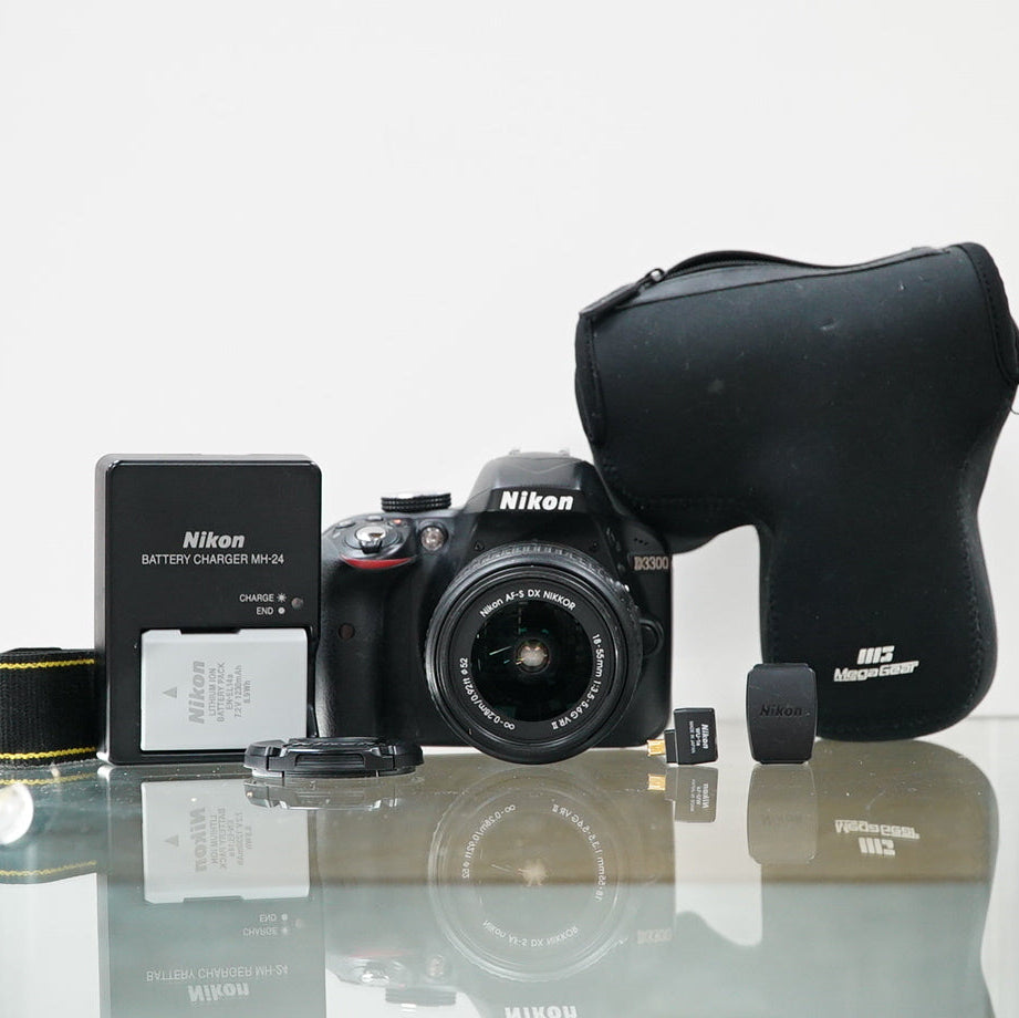 Nikon D3300 DSLR Camera with 18-55mm Lens (Black), 83415, Used