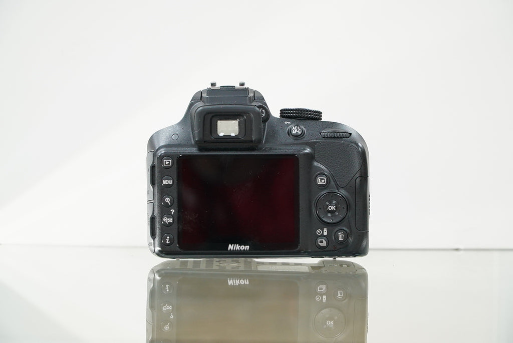 Nikon D3300 DSLR Camera with 18-55mm Lens (Black), 83415, Used