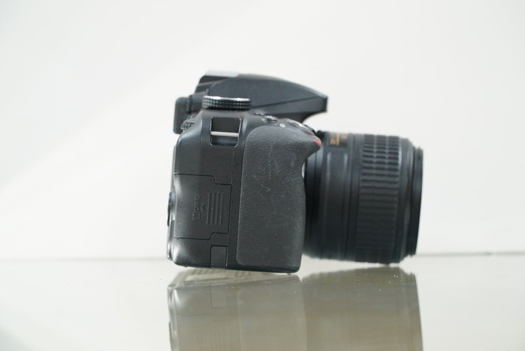 Nikon D3300 DSLR Camera with 18-55mm Lens (Black), 83415, Used