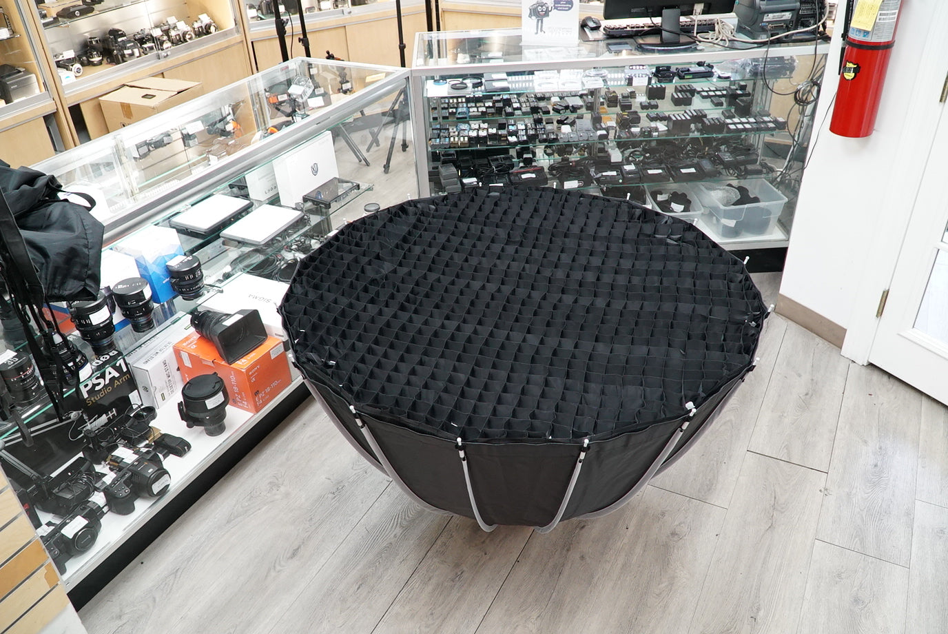 Neewer Parabolic Softbox (47.2"), Used