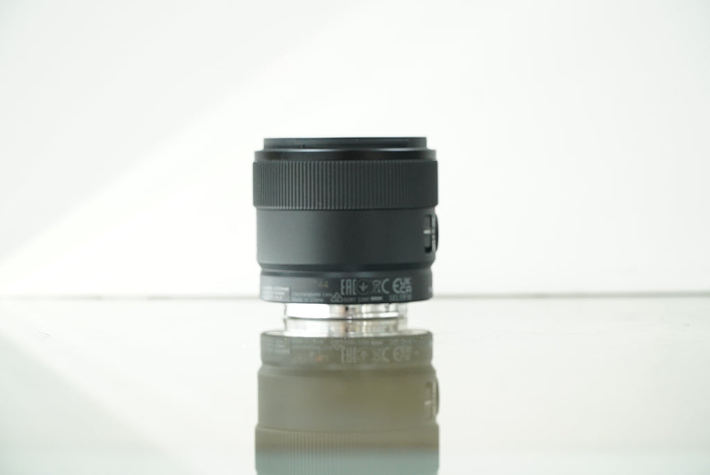 Sony E 11mm f/1.8 Lens #1850744, Used
