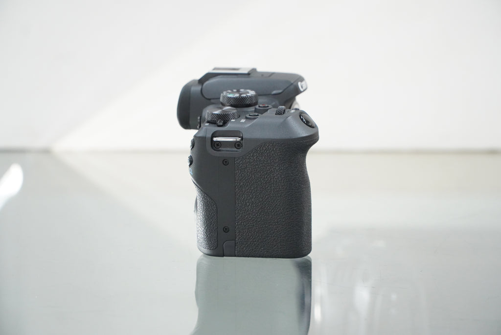 Canon EOS R10 Mirrorless Camera #01966, Used
