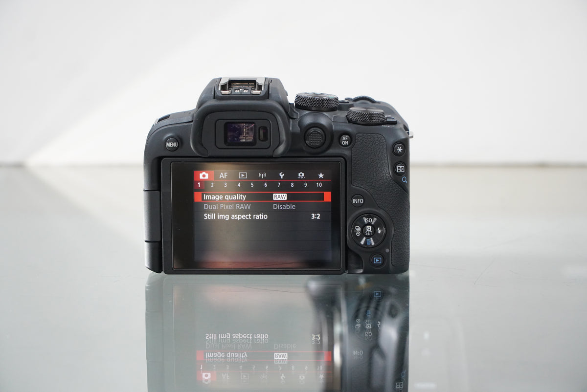 Canon EOS R10 Mirrorless Camera #01966, Used