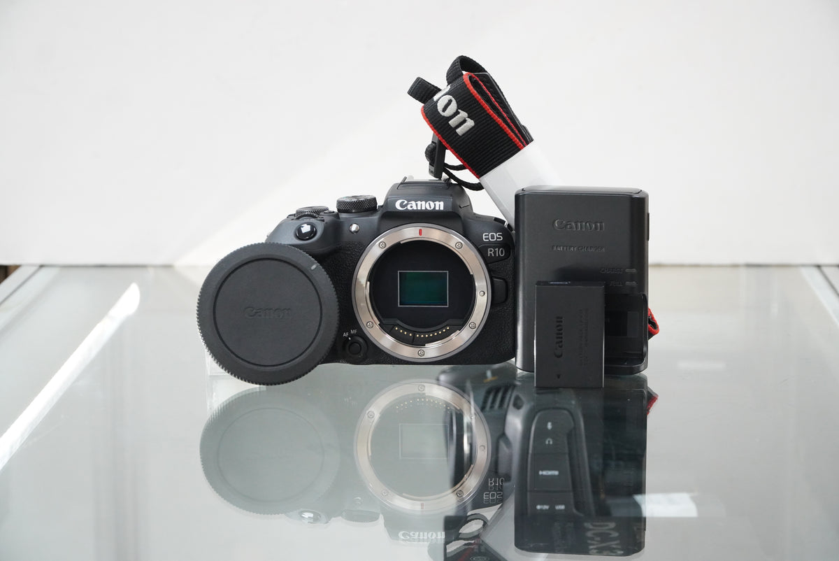 Canon EOS R10 Mirrorless Camera #01966, Used