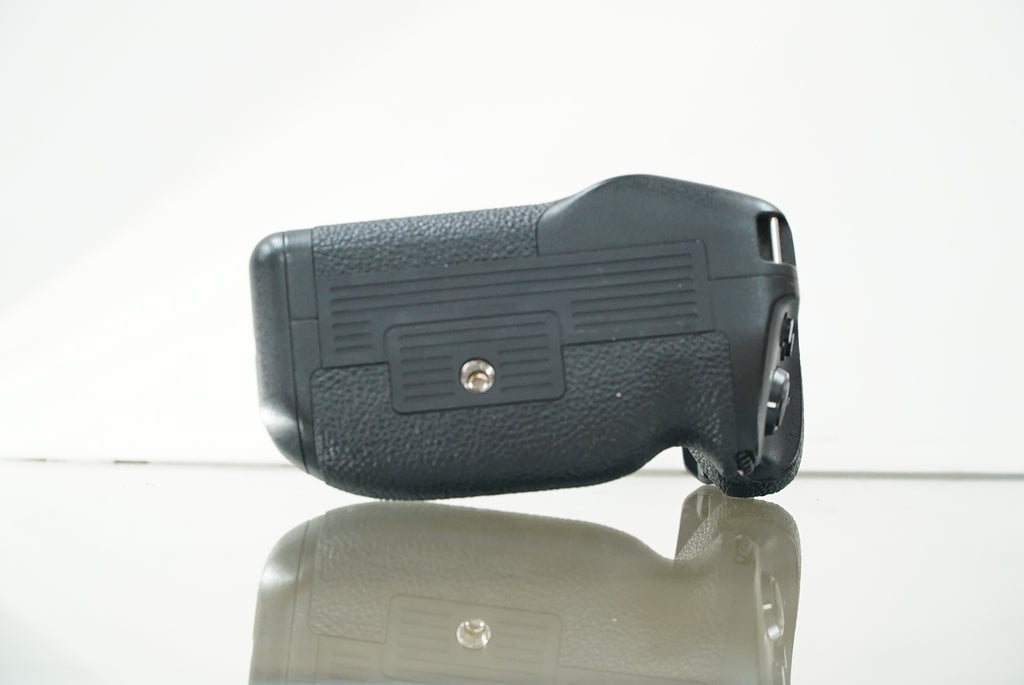 Sony VG-C4EM Vertical Grip #3372074, Used