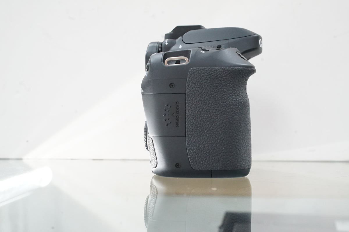 Canon EOS 80D DSLR Camera with 18-55mm Lens #03000, Used