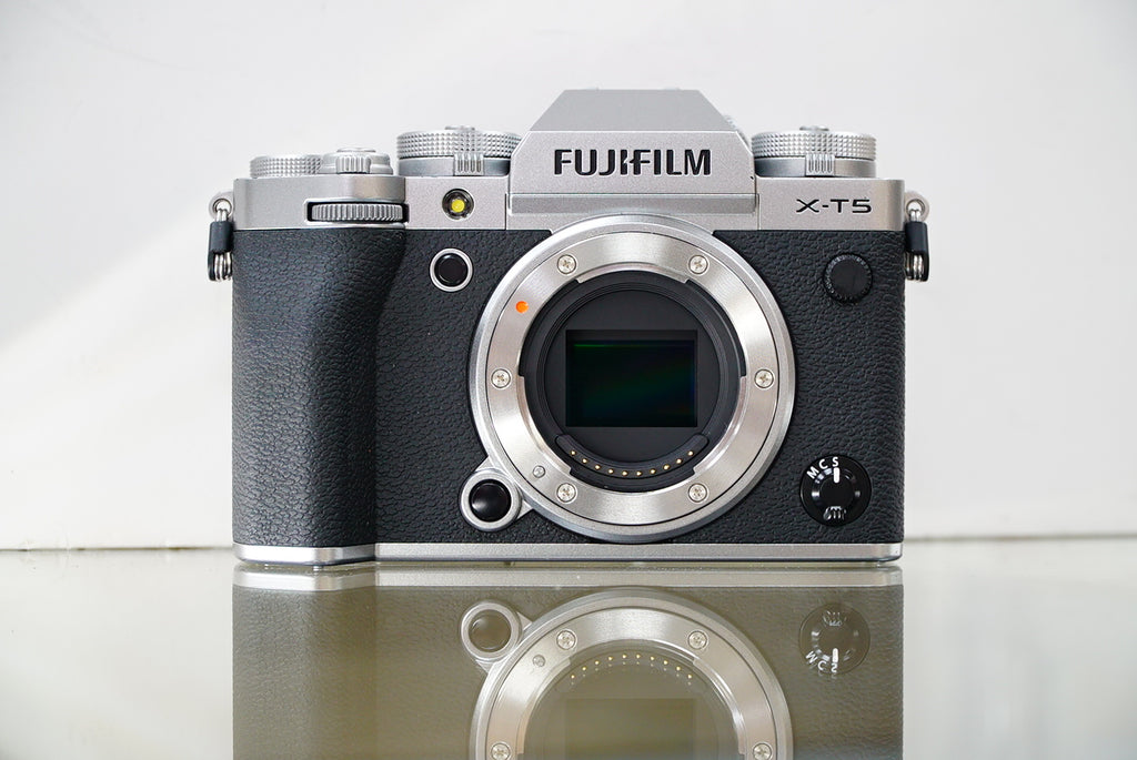 FUJIFILM X-T5 Mirrorless Camera (Silver) #02086, Used
