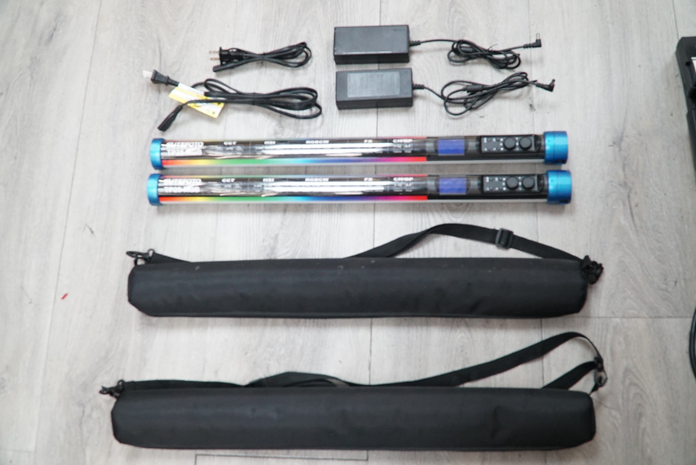 Sutefoto TP25-RGB LED Tube Light Set of 2 (24.3"), Used