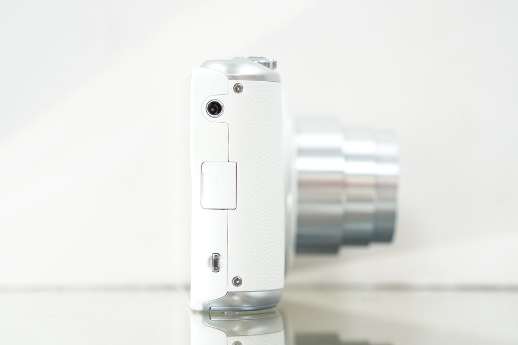 Samsung GC100 Galaxy 16.1MP Digital Camera EK-GC100 #0CA2A, Used