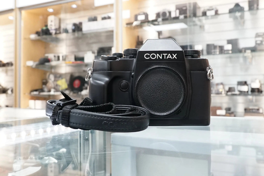 CONTAX RXII-02842 RXII 35mm Film Camera 2 Lens Kit, Used CONTAX