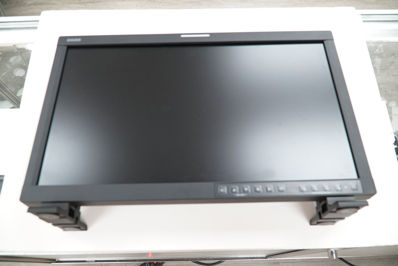 OSEE 21.5" LCM215-HDR+ Field Monitor with V-Mount Battery Plate with Nanuk Case 945 #60494, Used