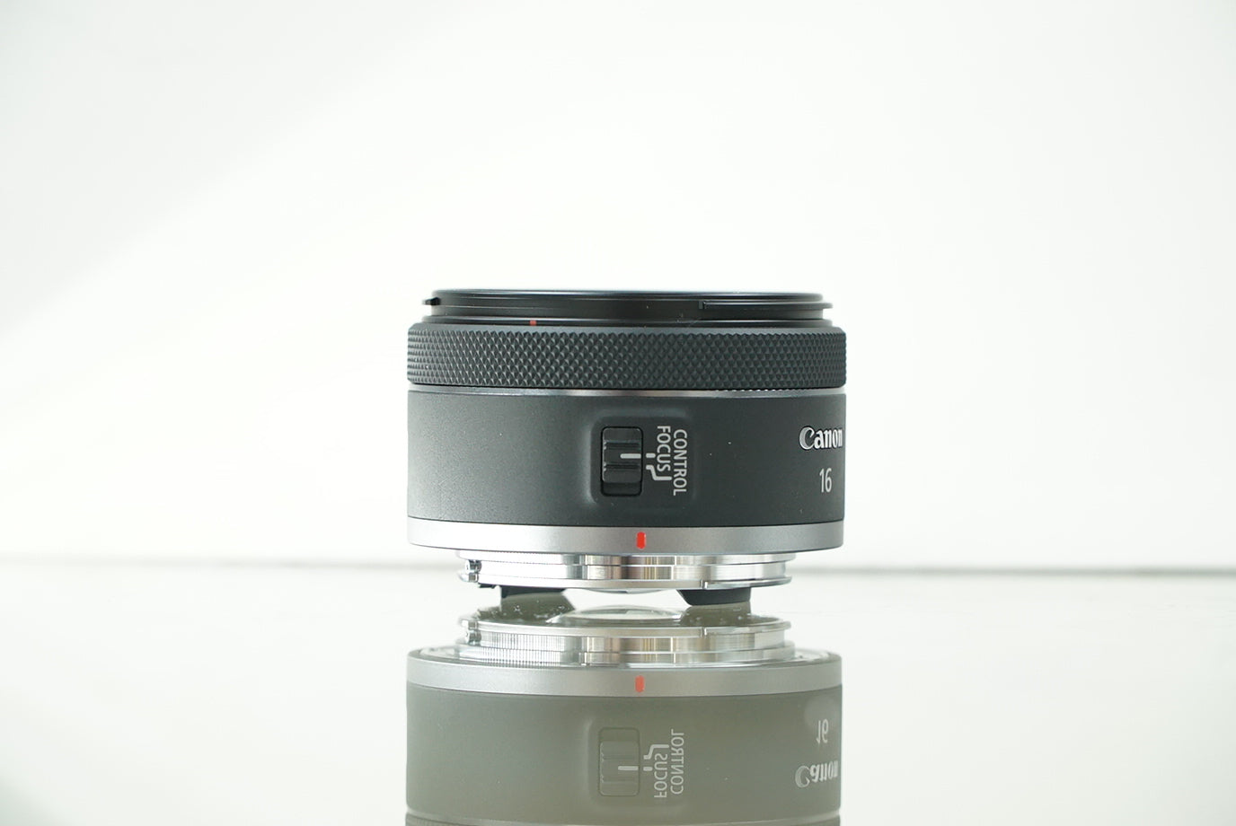 Canon RF 16mm F2.8 STM Lens #03854, Used