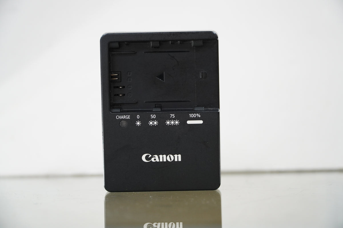 Canon LC-E6 Charger for LP-E6/LP-EL/LP-E6NH Battery Packs #DGGA, Used