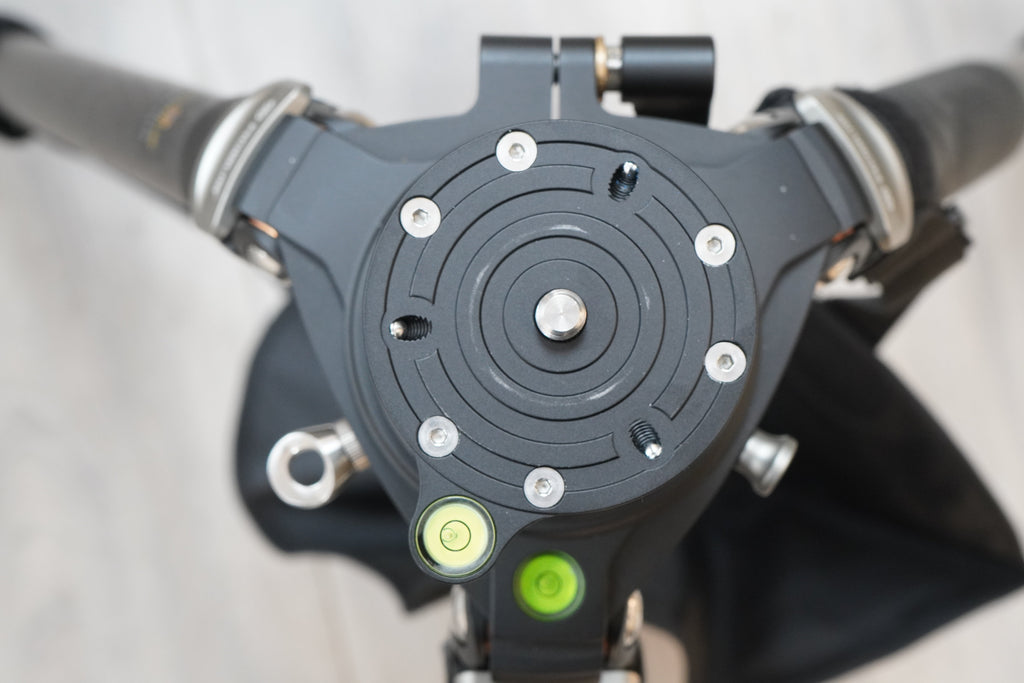 Robus RC-5570 Vantage Series 3 Carbon Fiber Tripod, Used - AVC photo video store