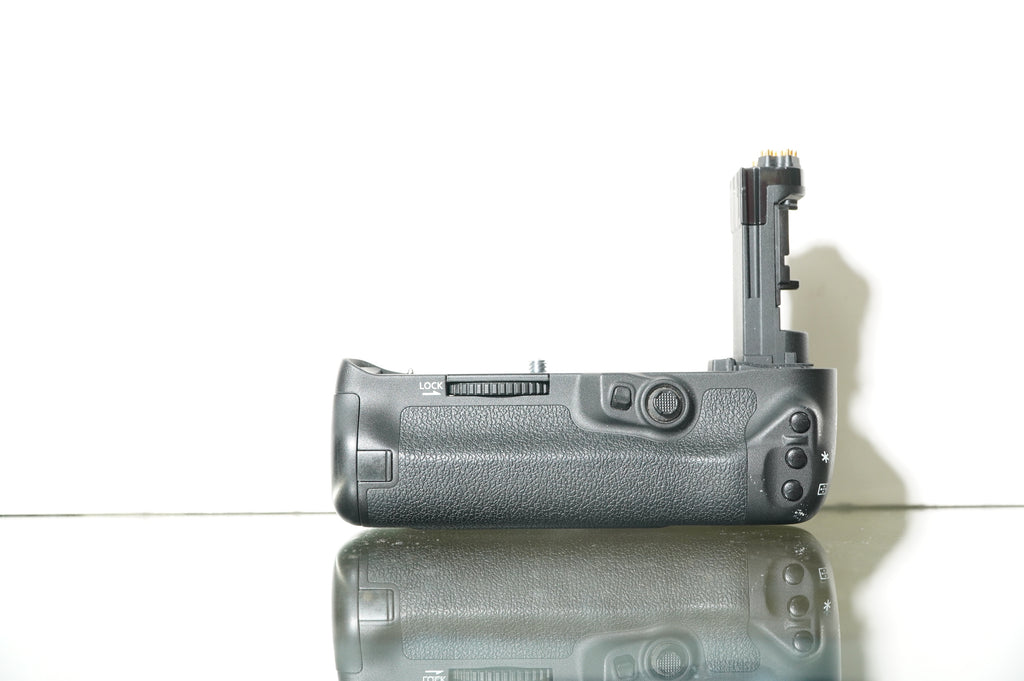 Canon BG-E20 Battery Grip #08037, Used