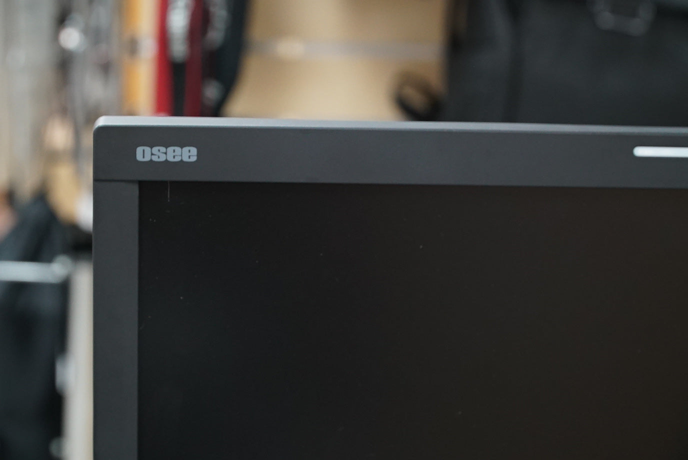 OSEE 21.5" LCM215-HDR+ Field Monitor with V-Mount Battery Plate with Nanuk Case 945 #60494, Used