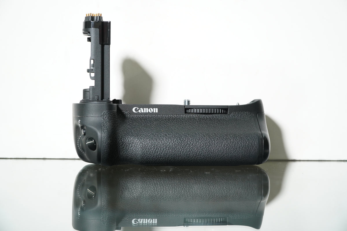 Canon BG-E20 Battery Grip #08037, Used
