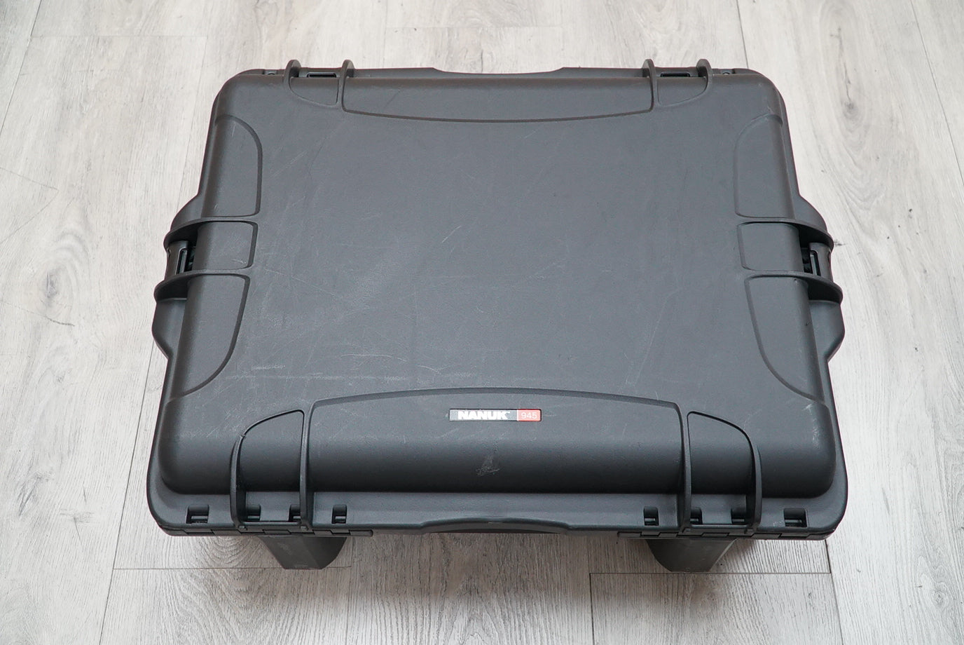 OSEE 21.5" LCM215-HDR+ Field Monitor with V-Mount Battery Plate with Nanuk Case 945 #60494, Used