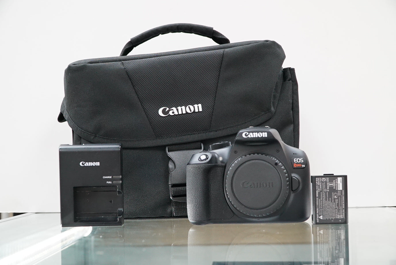 Canon EOS REBEL T6 DSLR CAMERA #30614, Used