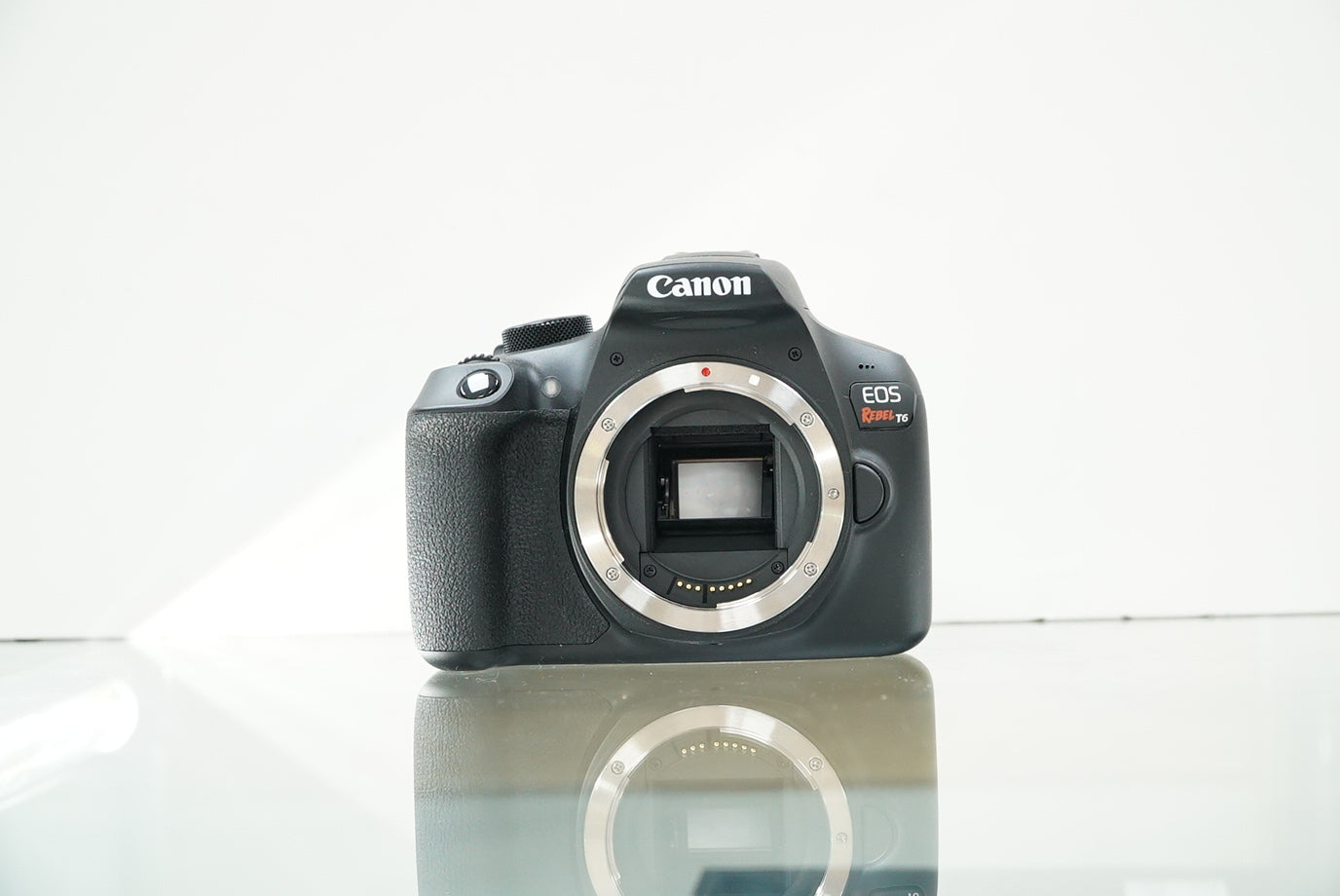 Canon EOS REBEL T6 DSLR CAMERA #30614, Used