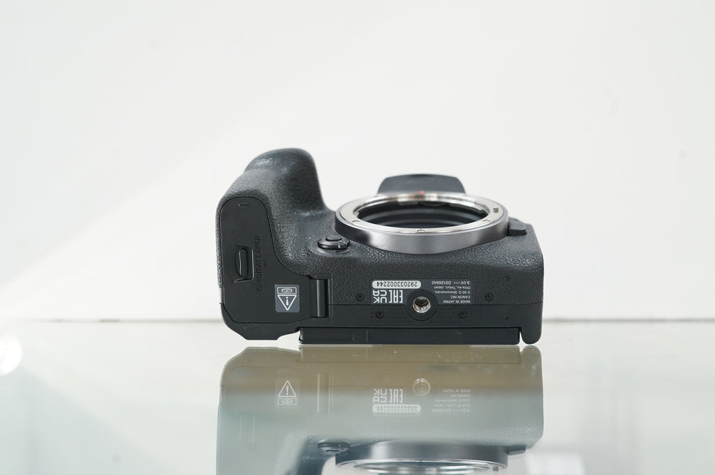 Canon EOS R10 Mirrorless Camera #02244, Used
