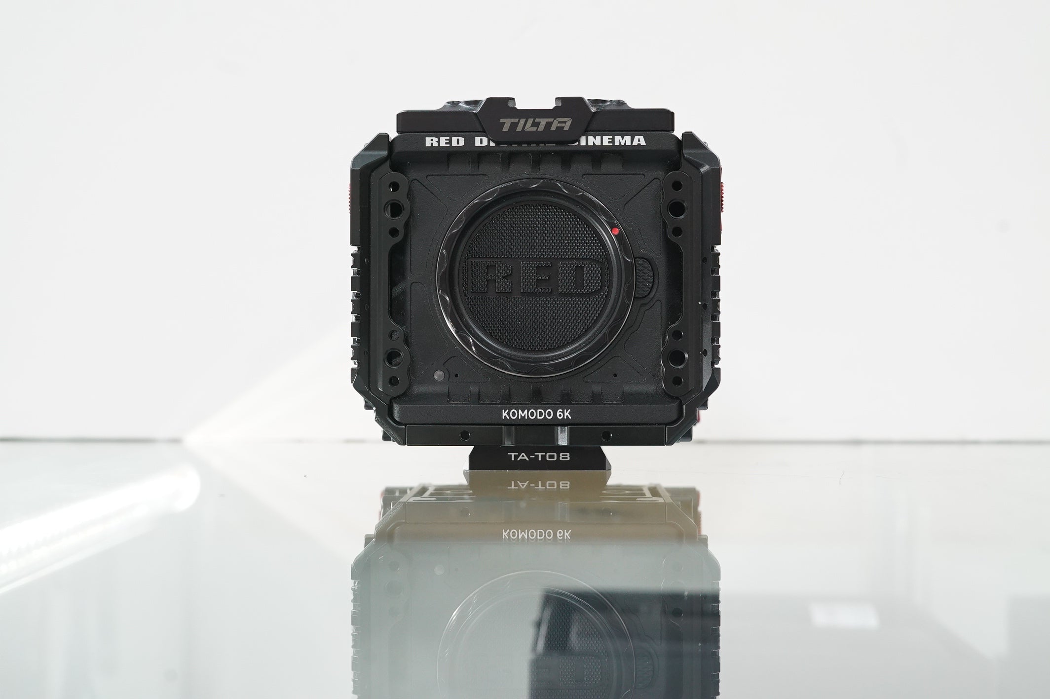 RED DIGITAL CINEMA KOMODO 6K Digital Cinema Camera (Canon RF, Black) #23188, Used
