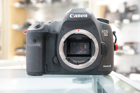 CANON 5DMKIII-00239 5D Mark III DSLR Camera, Used