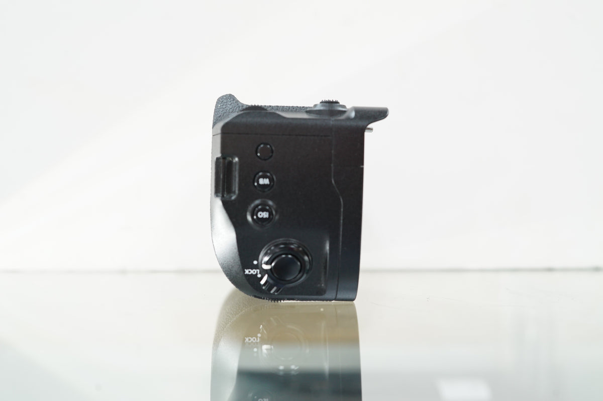 FUJIFILM VG-XH Vertical Battery Grip, Open Box