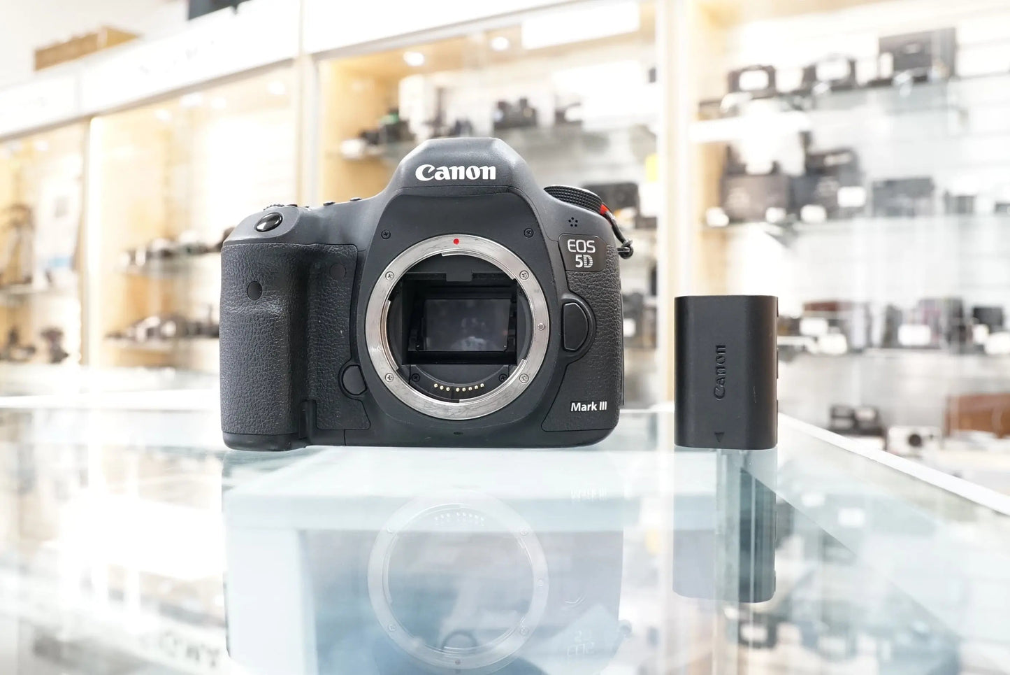 CANON 5DMKIII-00239 5D Mark III DSLR Camera, Used