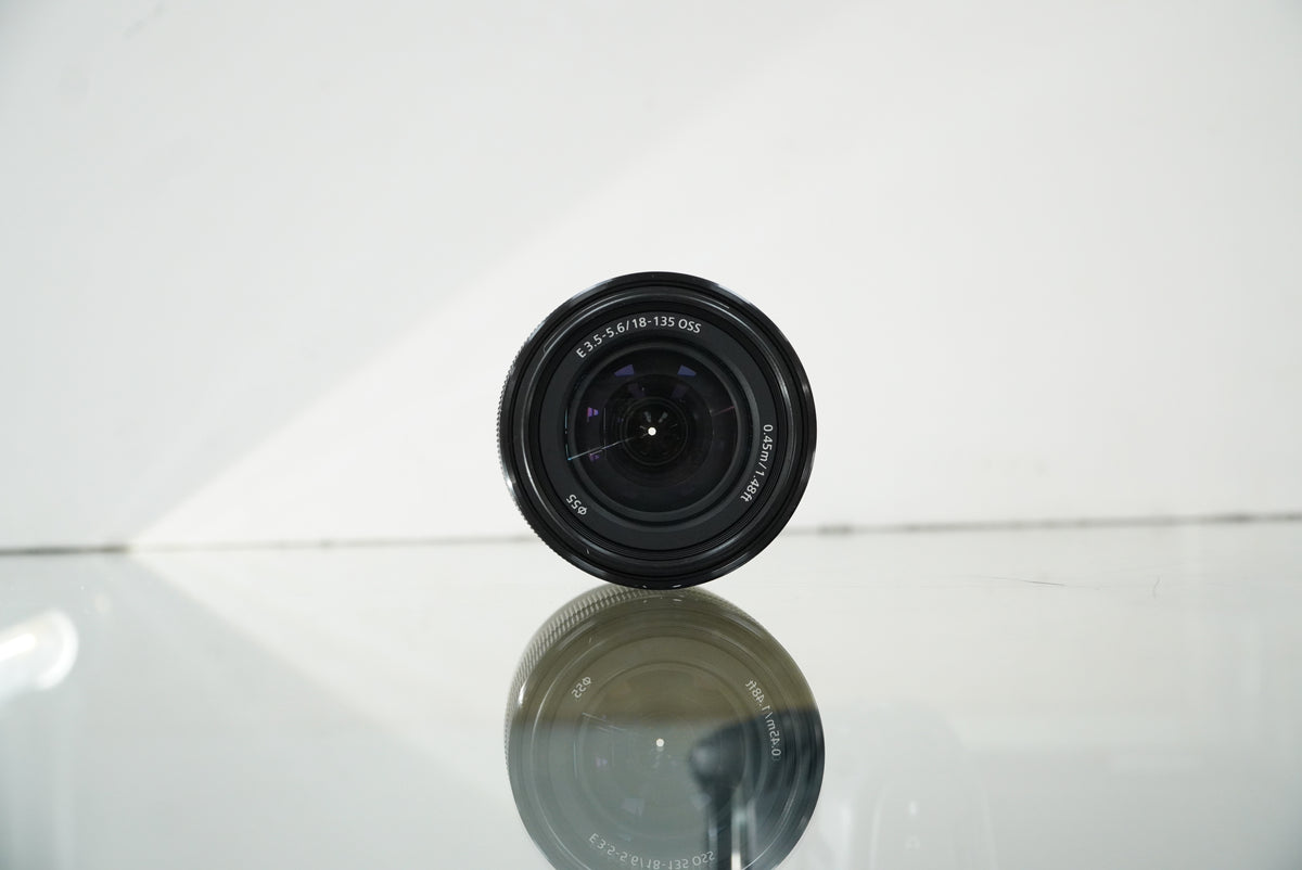 Sony E 18-135mm f/3.5-5.6 OSS Lens #2289616, Used