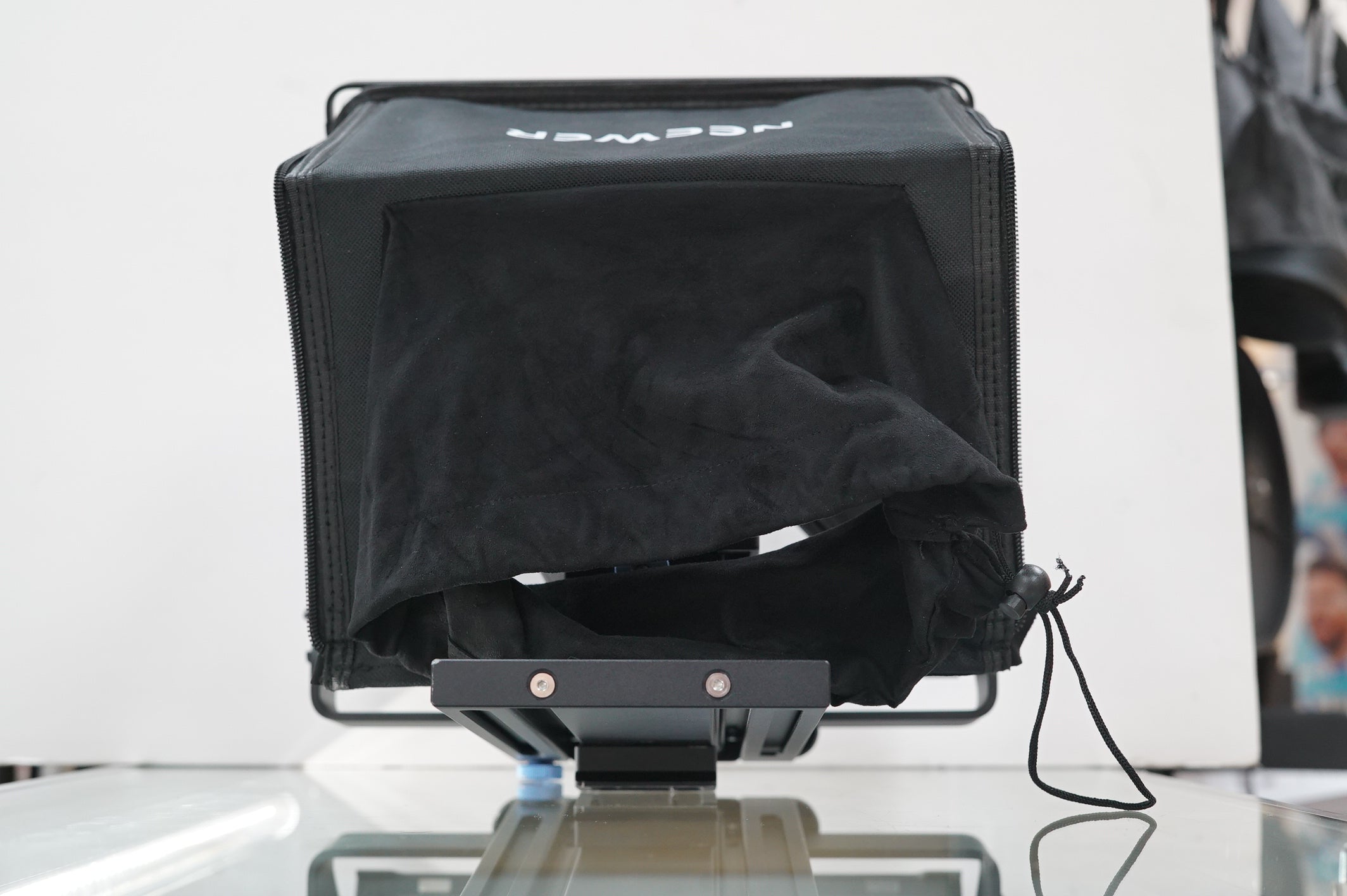 Neewer X14 III Aluminum Teleprompter #518001, Used