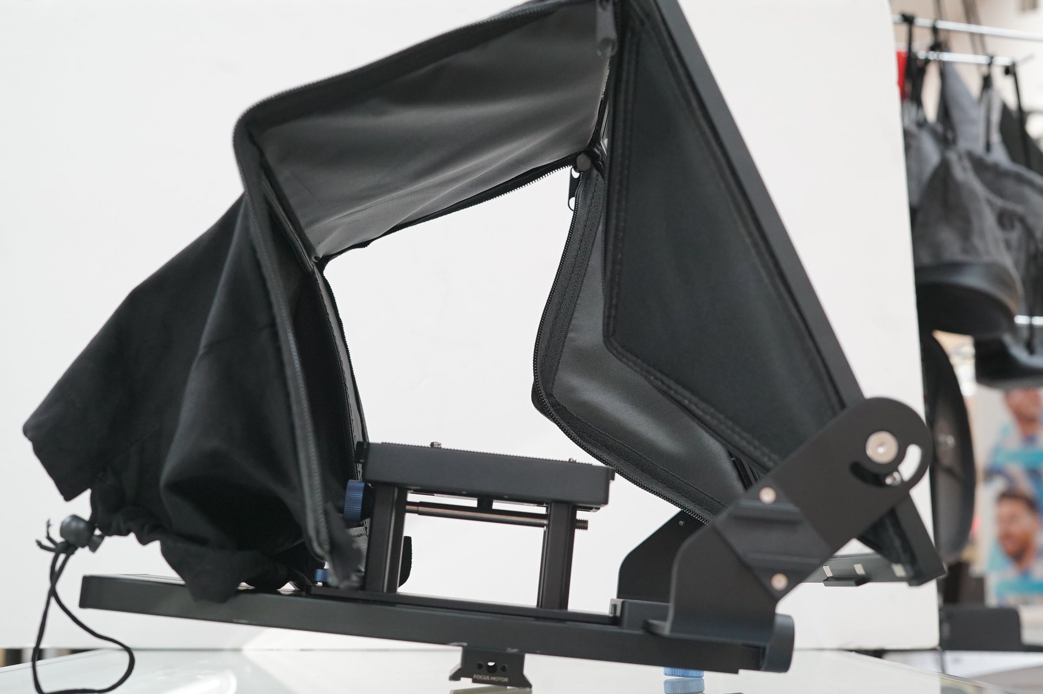 Neewer X14 III Aluminum Teleprompter #518001, Used