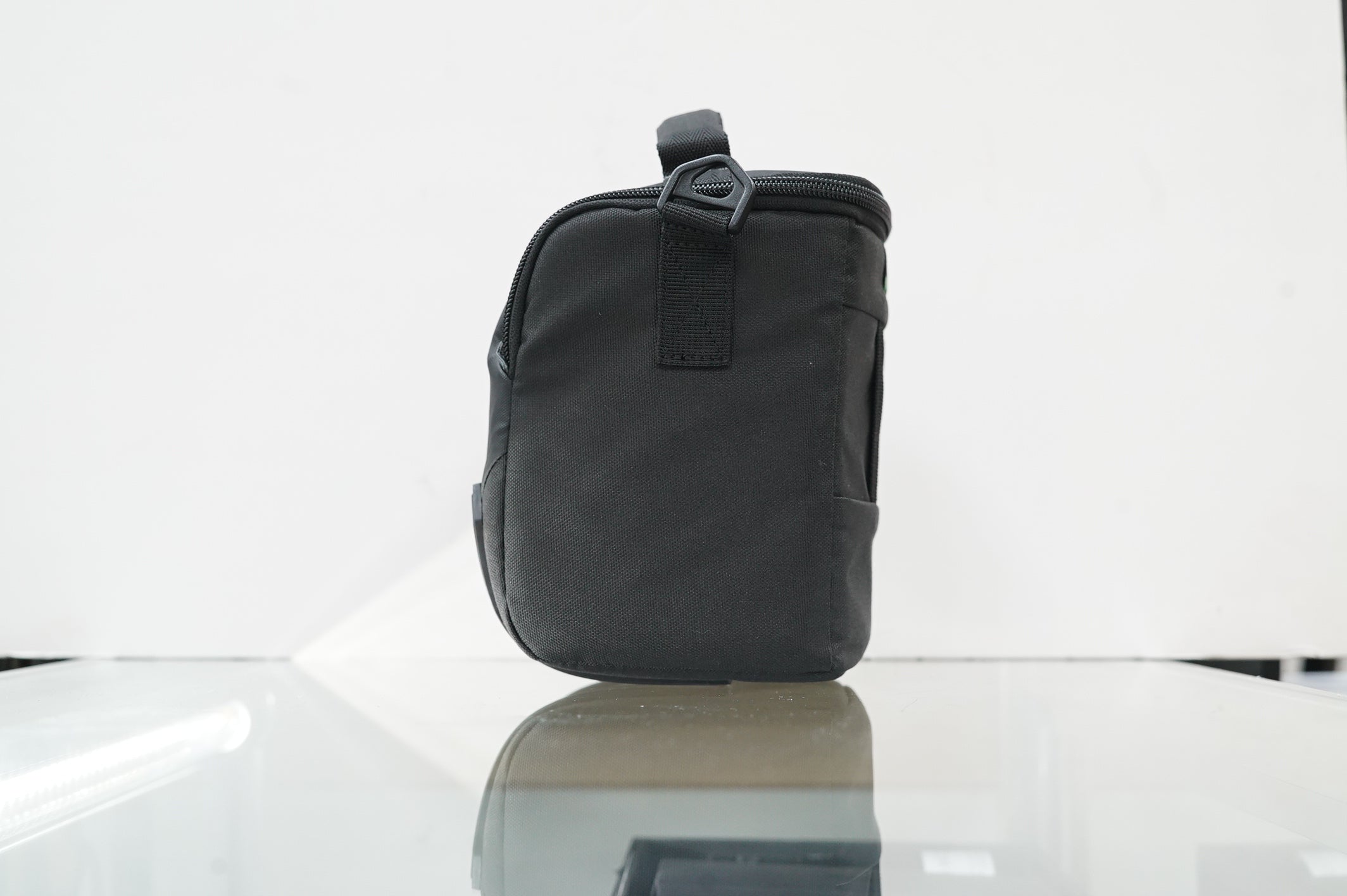 Lowepro Adventura SH 120  Shoulder Bag (Black), Used