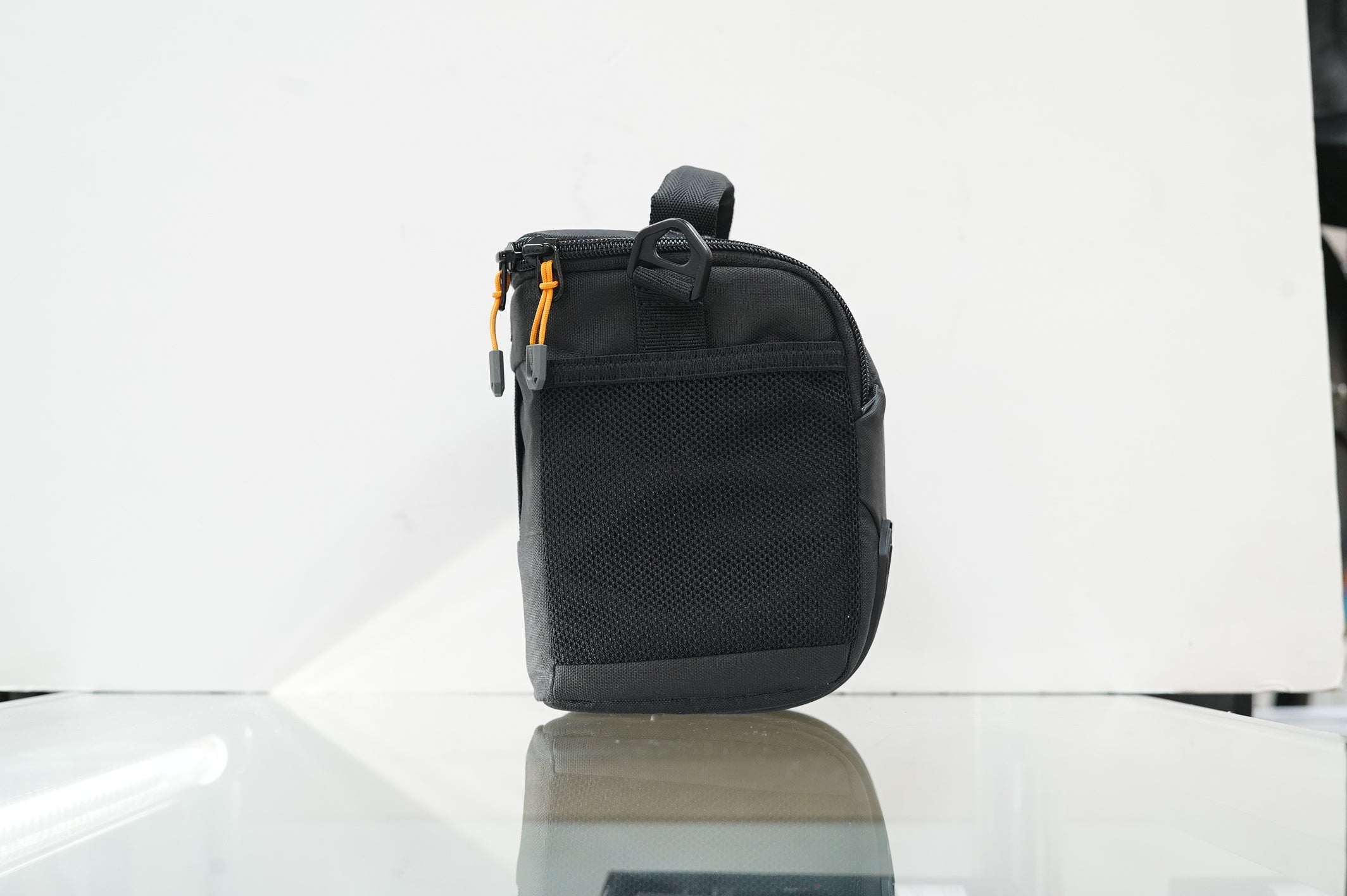 Lowepro Adventura SH 120  Shoulder Bag (Black), Used